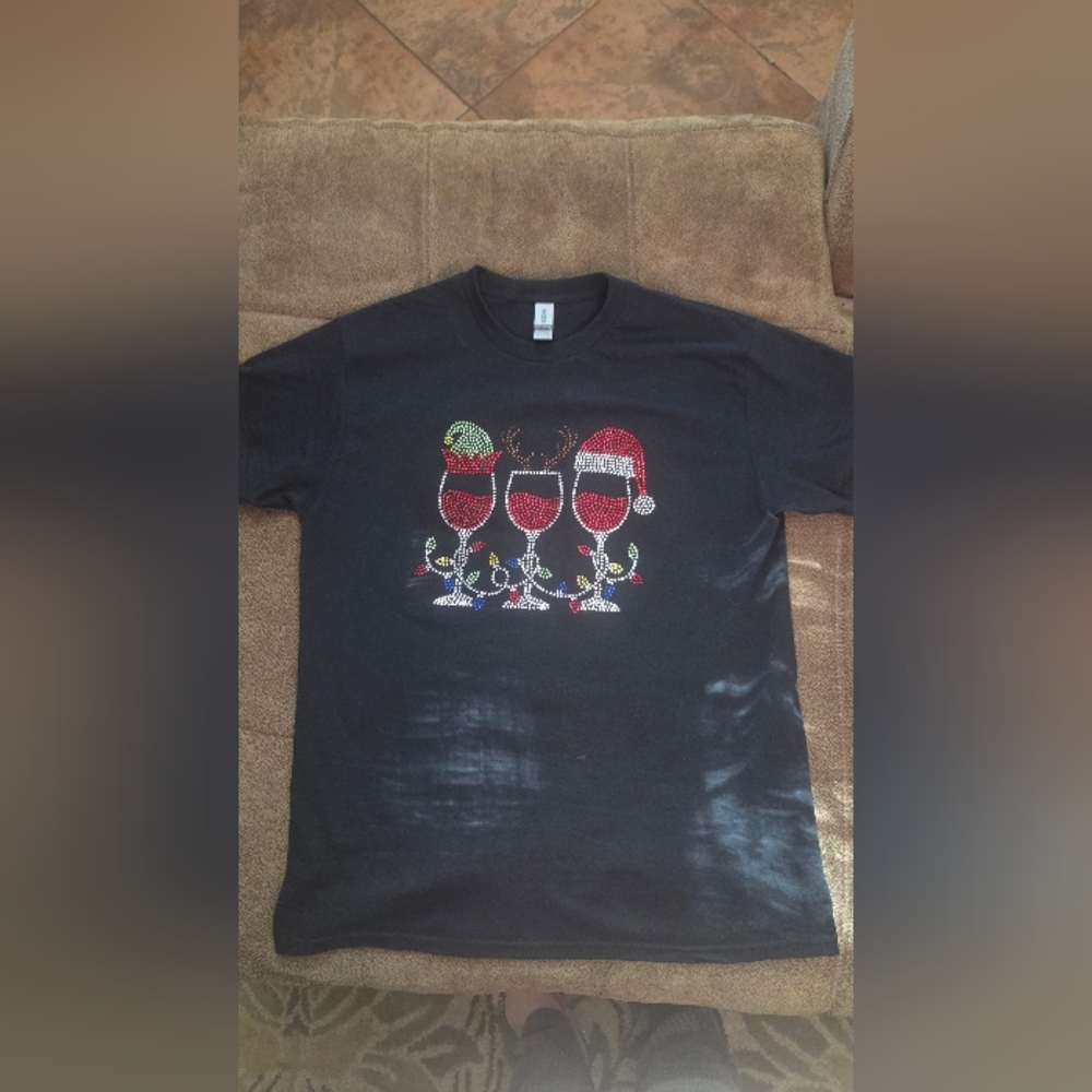 Gildan Black Heavy Cotton T-Shirt Xmas Wine Santa New!! Sz M